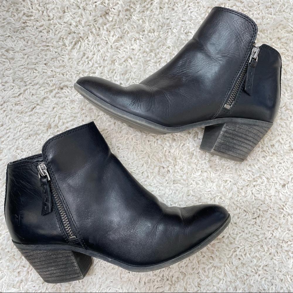 Frye Judith Black Zip Anke Booties Size 6.5